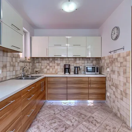 Licardo By Interhome