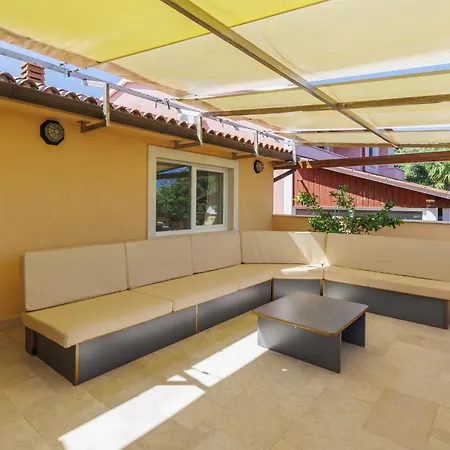 Licardo By Interhome Tatil Evi