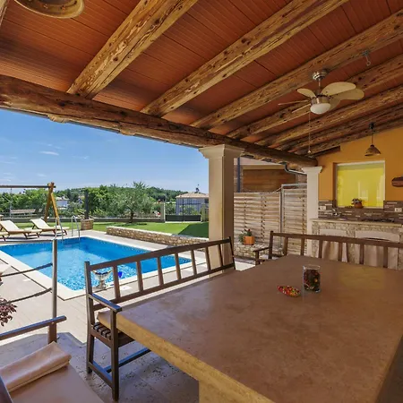 Licardo By Interhome * Štinjan