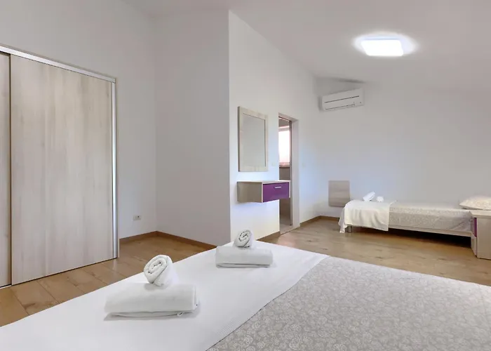 Licardo By Interhome *