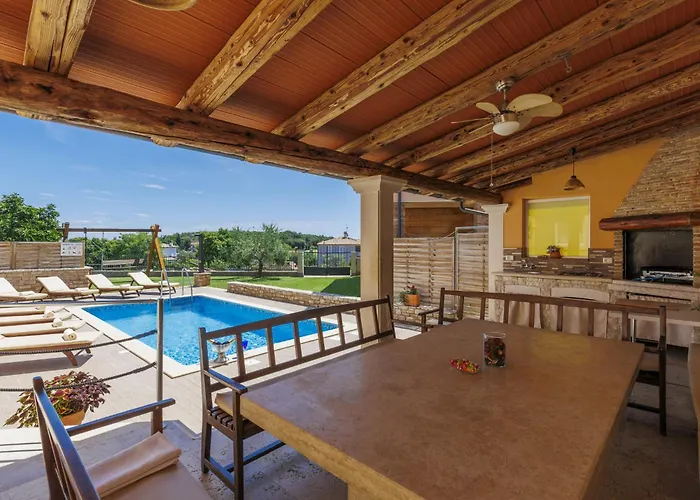 Licardo By Interhome * Štinjan